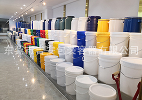 日本黄色卡一视频吉安容器一楼涂料桶、机油桶展区